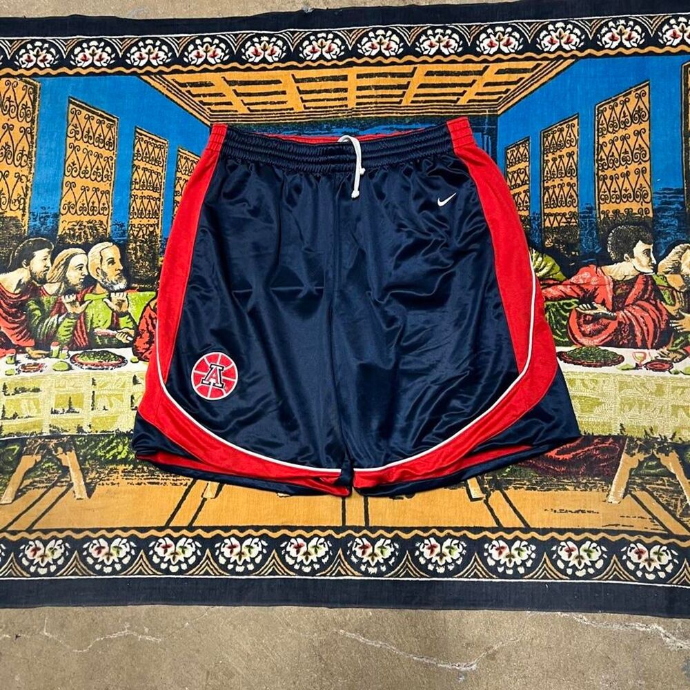 Nike Arizona wildcats basketball shorts Size medium NCAA Sportswear collegiate